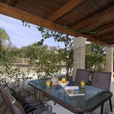 Semesterbostad Liostasi Village Vasilikí